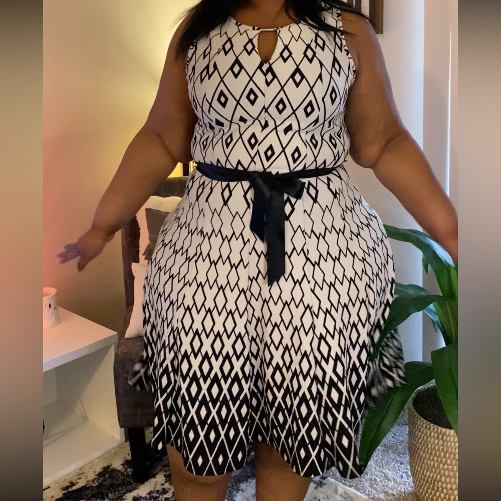 HAANI Woman MIDI Dress
